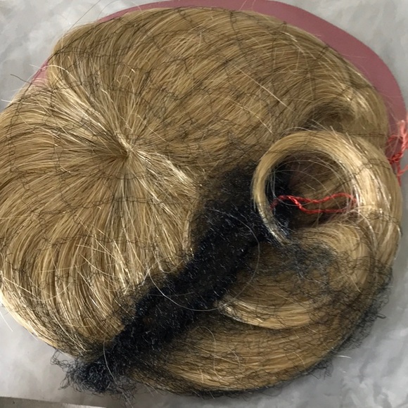 NWT Monique TEENIE WEENIE Round Cap Doll Wig SZ 9-10 100% HUMAN HAIR, Short Bob - Picture 2 of 7